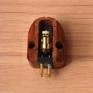 Audio Exklusiv (Charisma Audio) MC Reference One