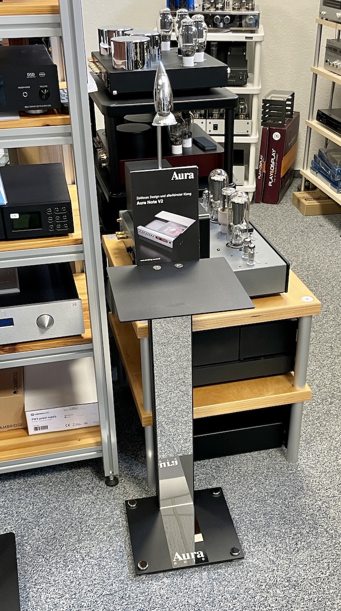 Aura Note Display, Standfuß