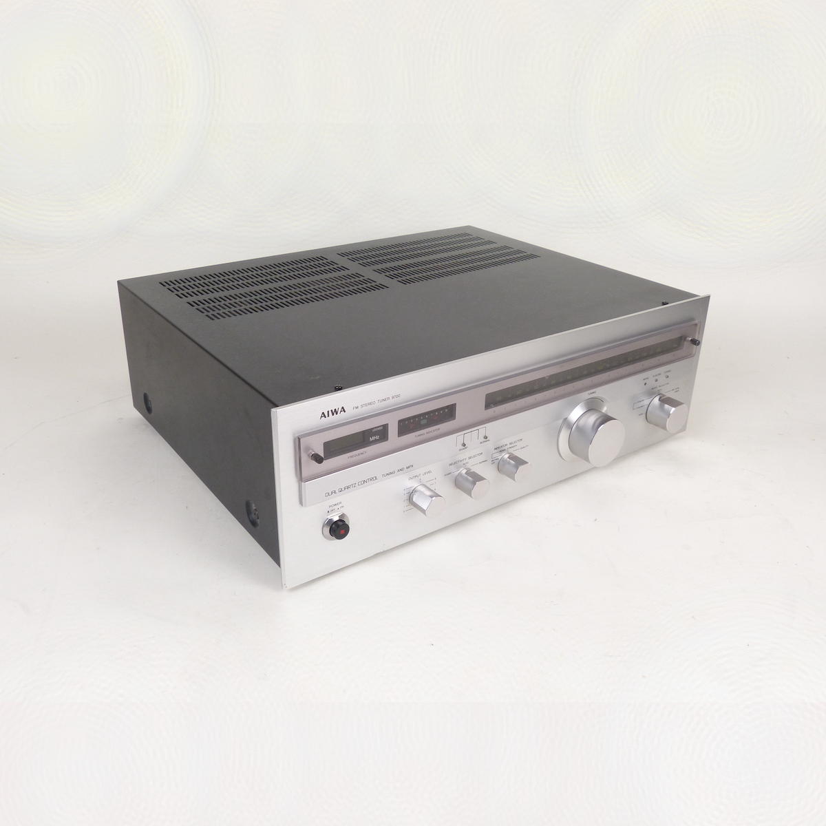 Aiwa AT-9700 E, 1 Jahr Garantie